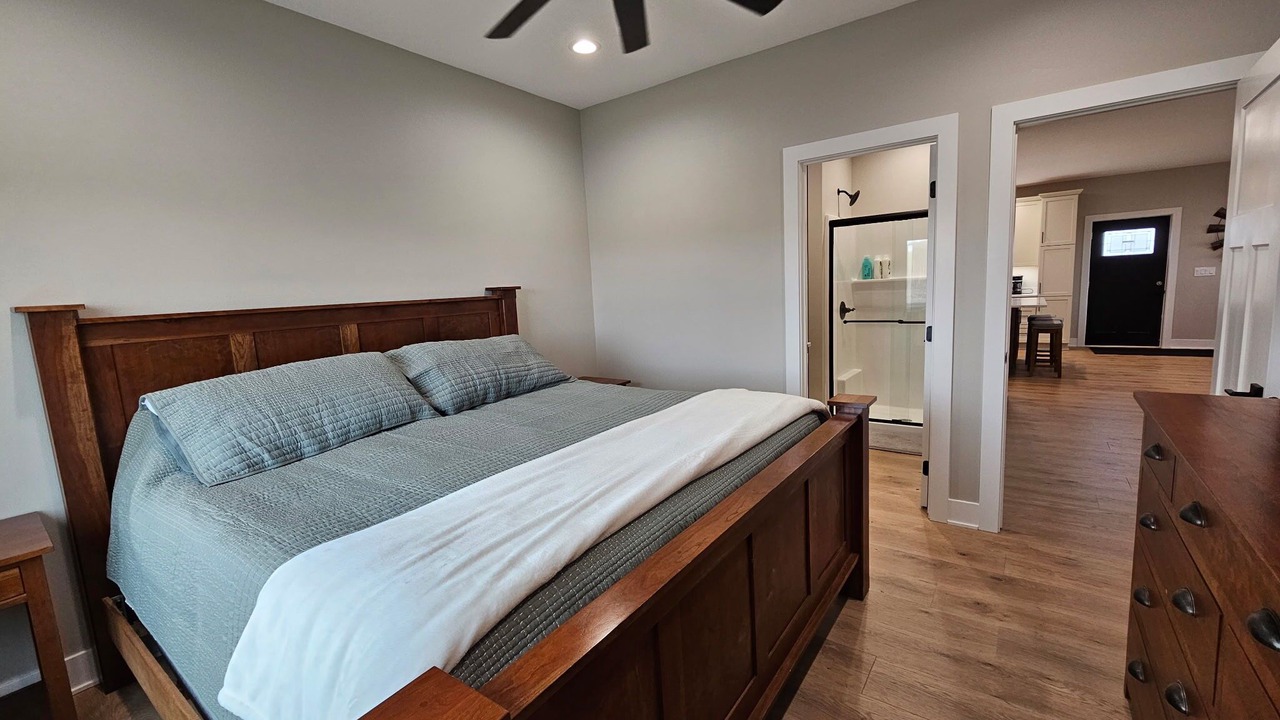 Photo of Bedroom in Booneville