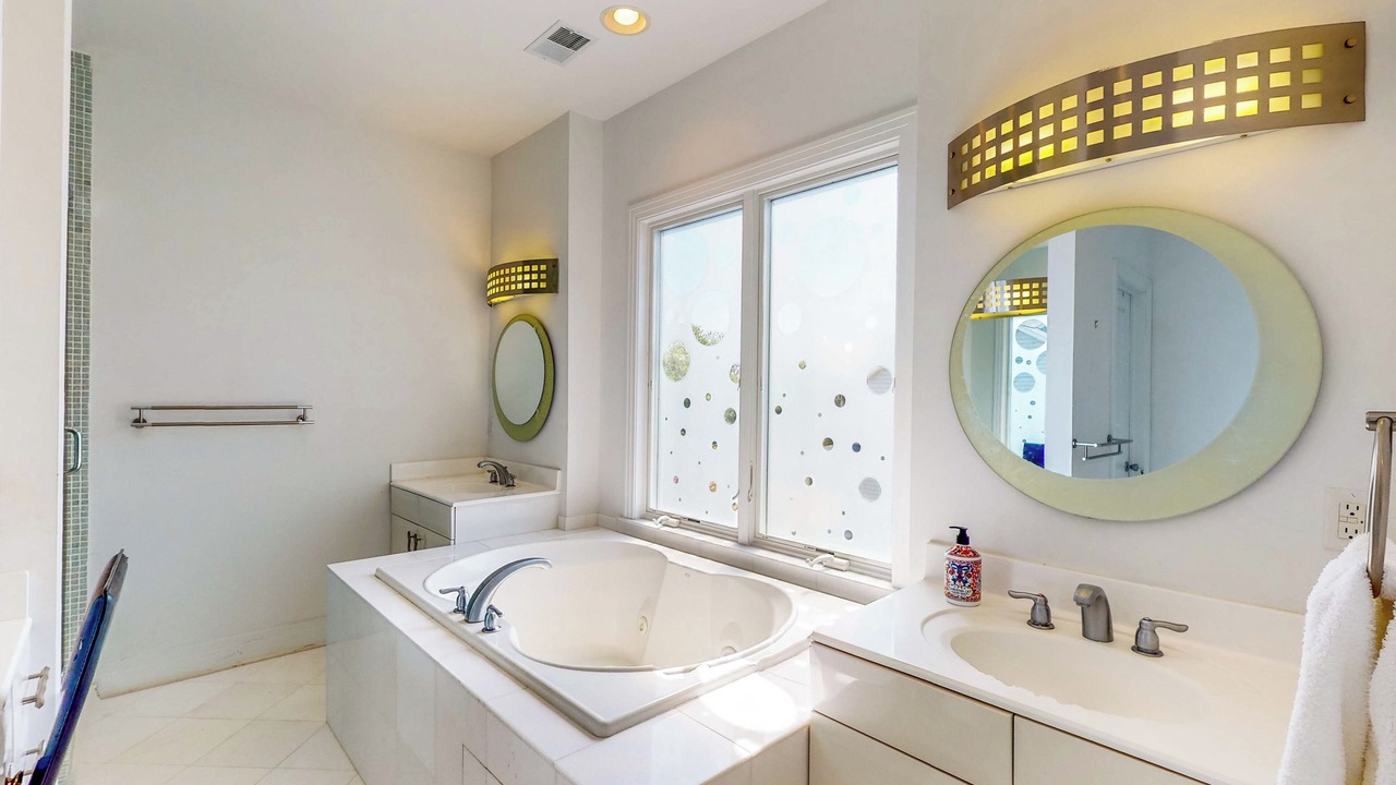 Photo of Bathroom in Unionville