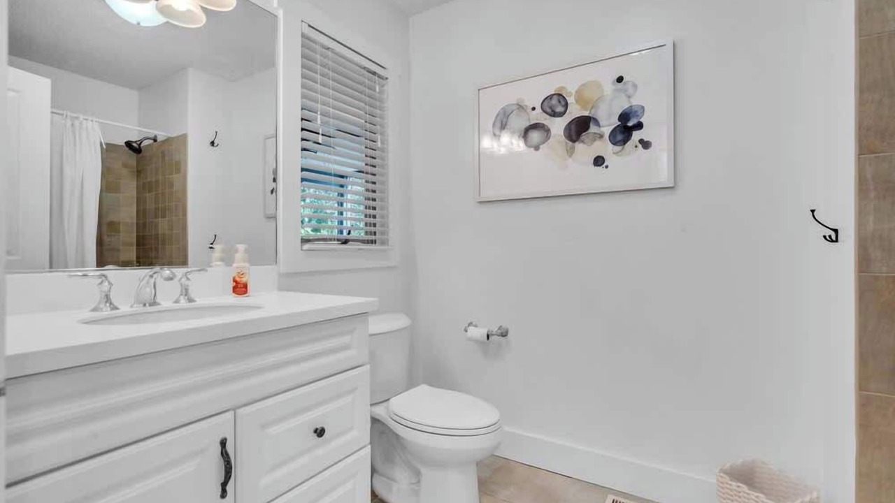 Photo of Bathroom in Loveladies