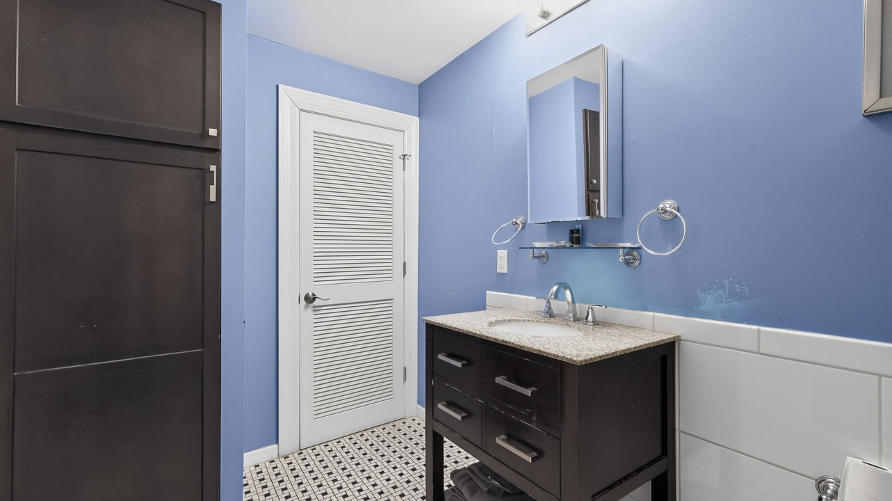 Photo of Bathroom in Downtown Baltimore