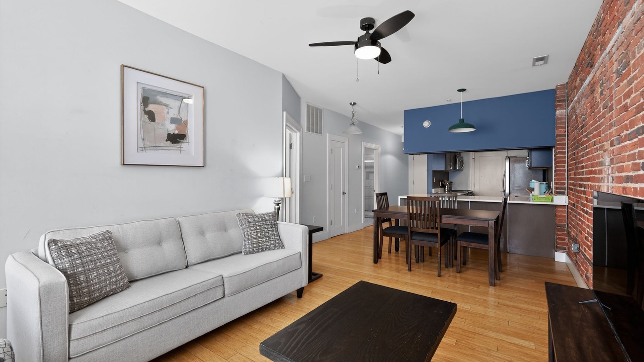 Photo of Livingroom in Downtown Baltimore