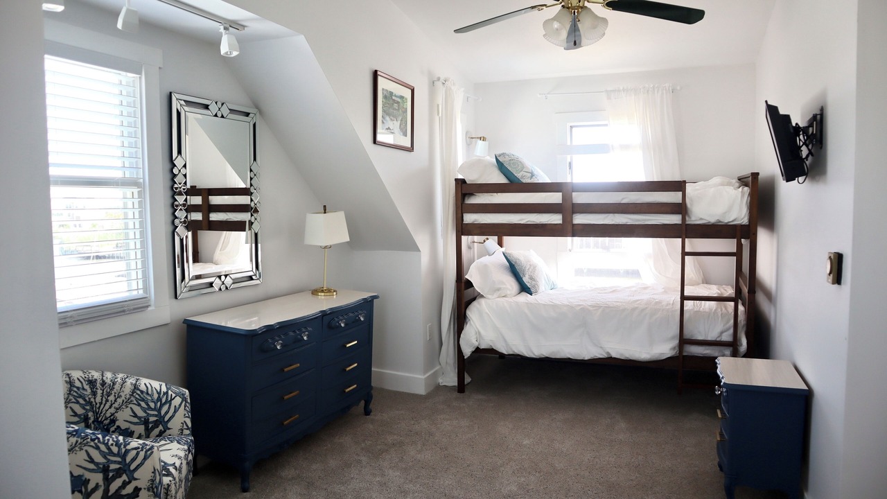 Photo of Bedroom in Mystic Island