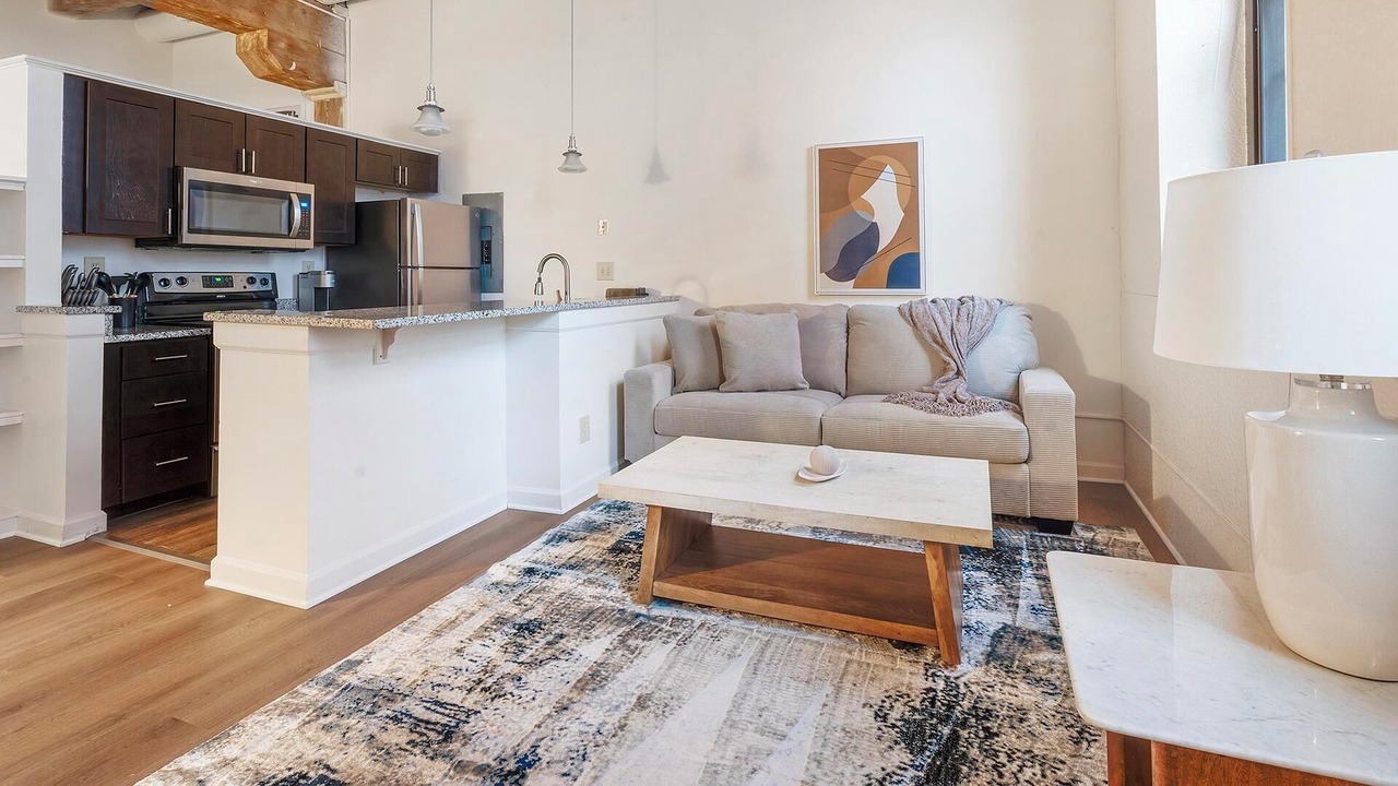 Photo of Livingroom in Downtown Baltimore