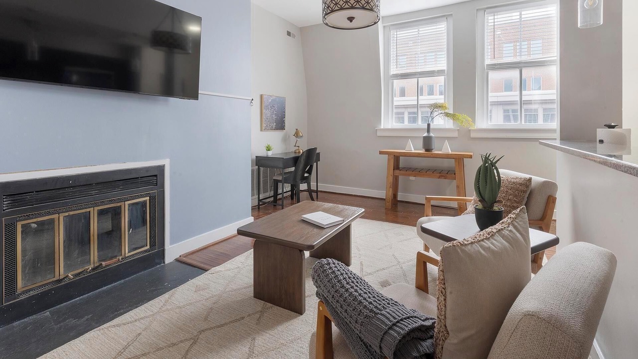 Photo of Livingroom in Downtown Baltimore