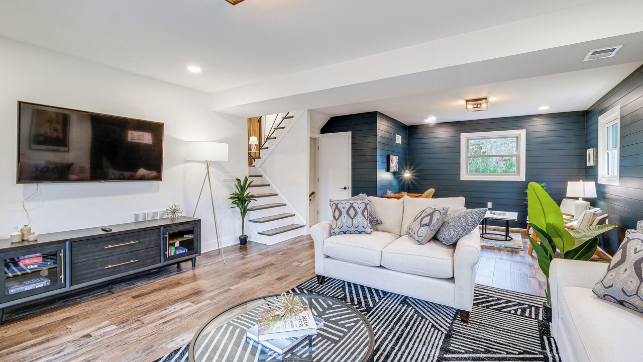 Photo of Livingroom in North Bethesda