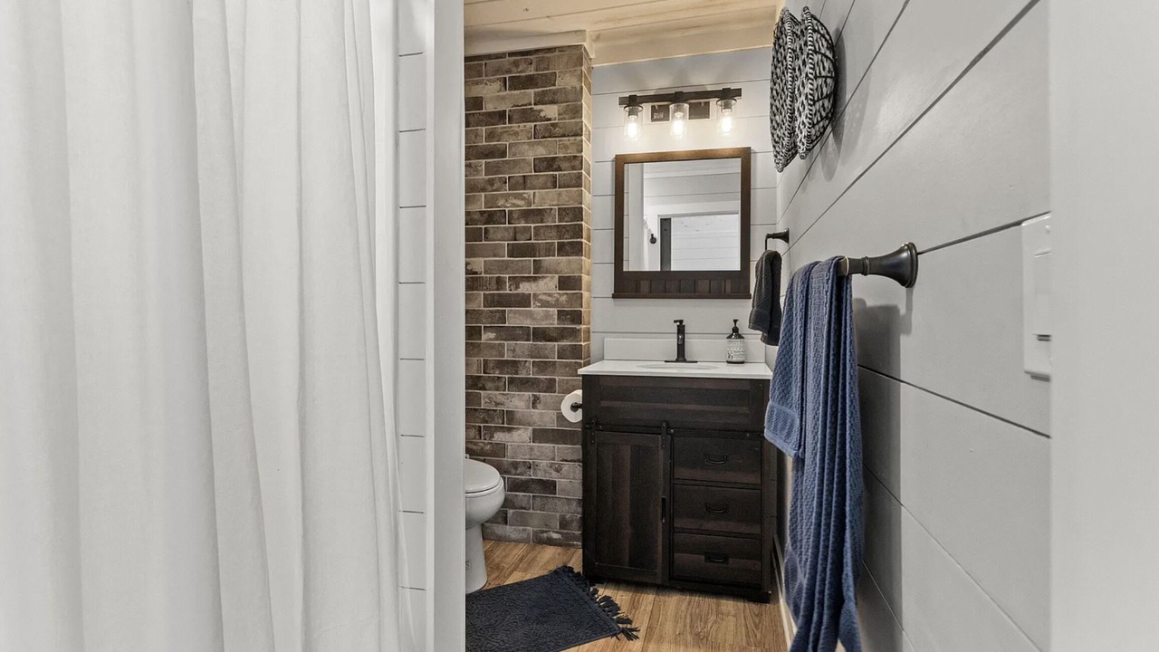Photo of Bathroom in Grant