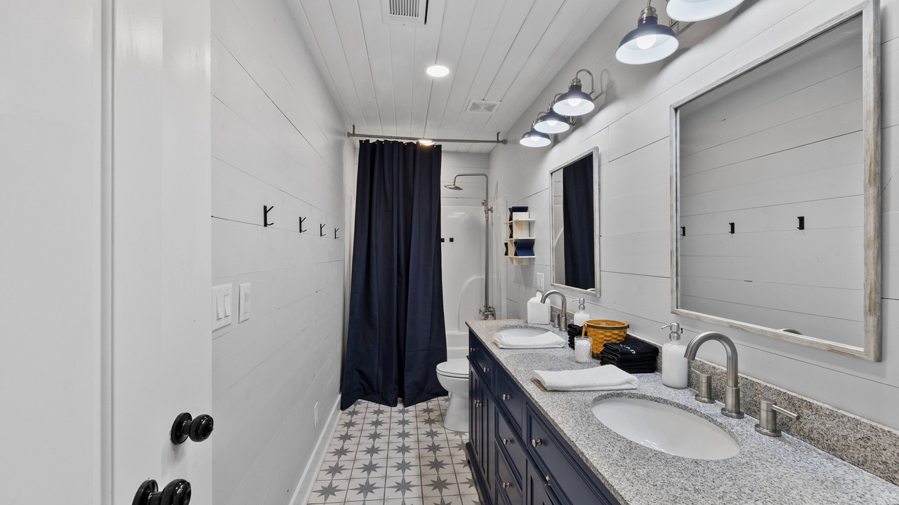 Photo of Bathroom in Leesburg