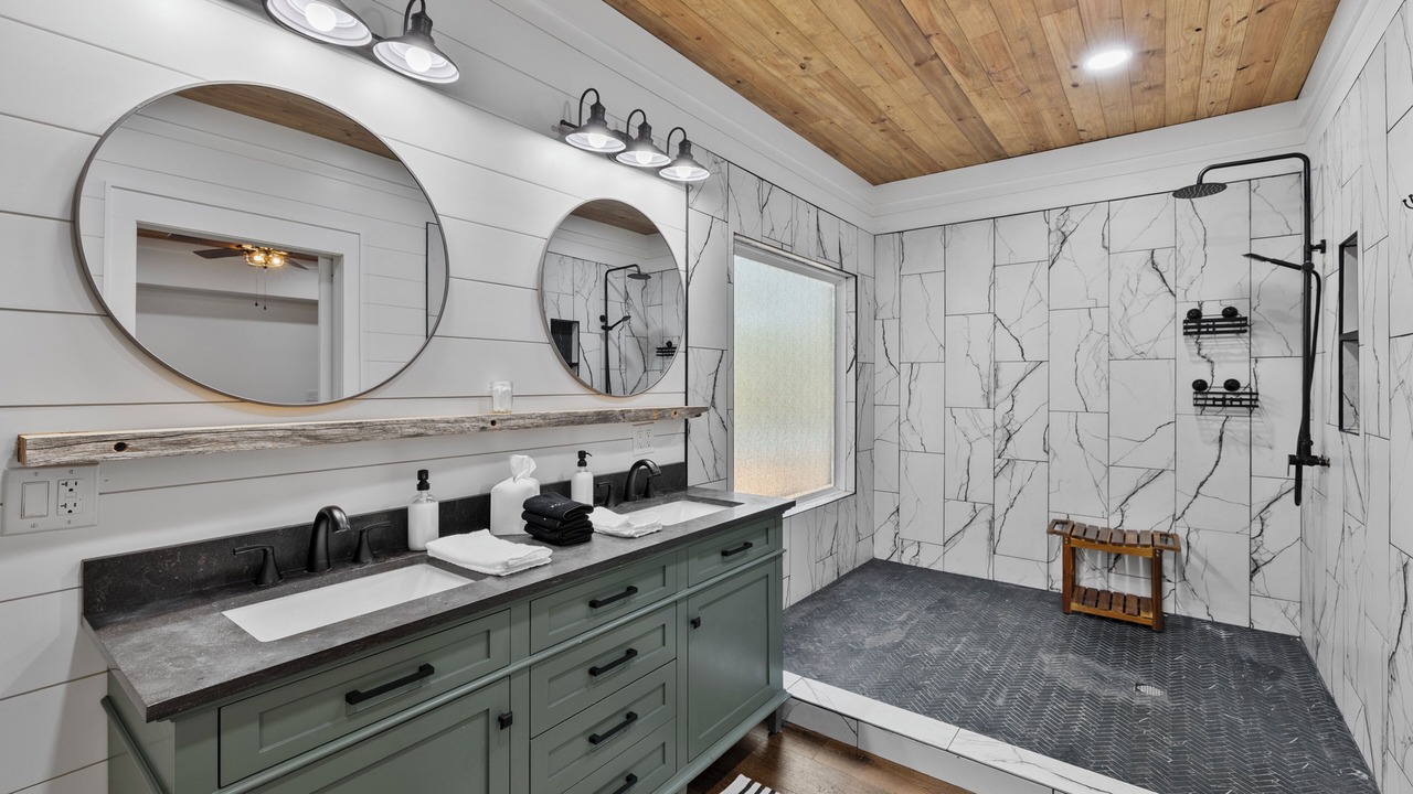 Photo of Bathroom in Leesburg