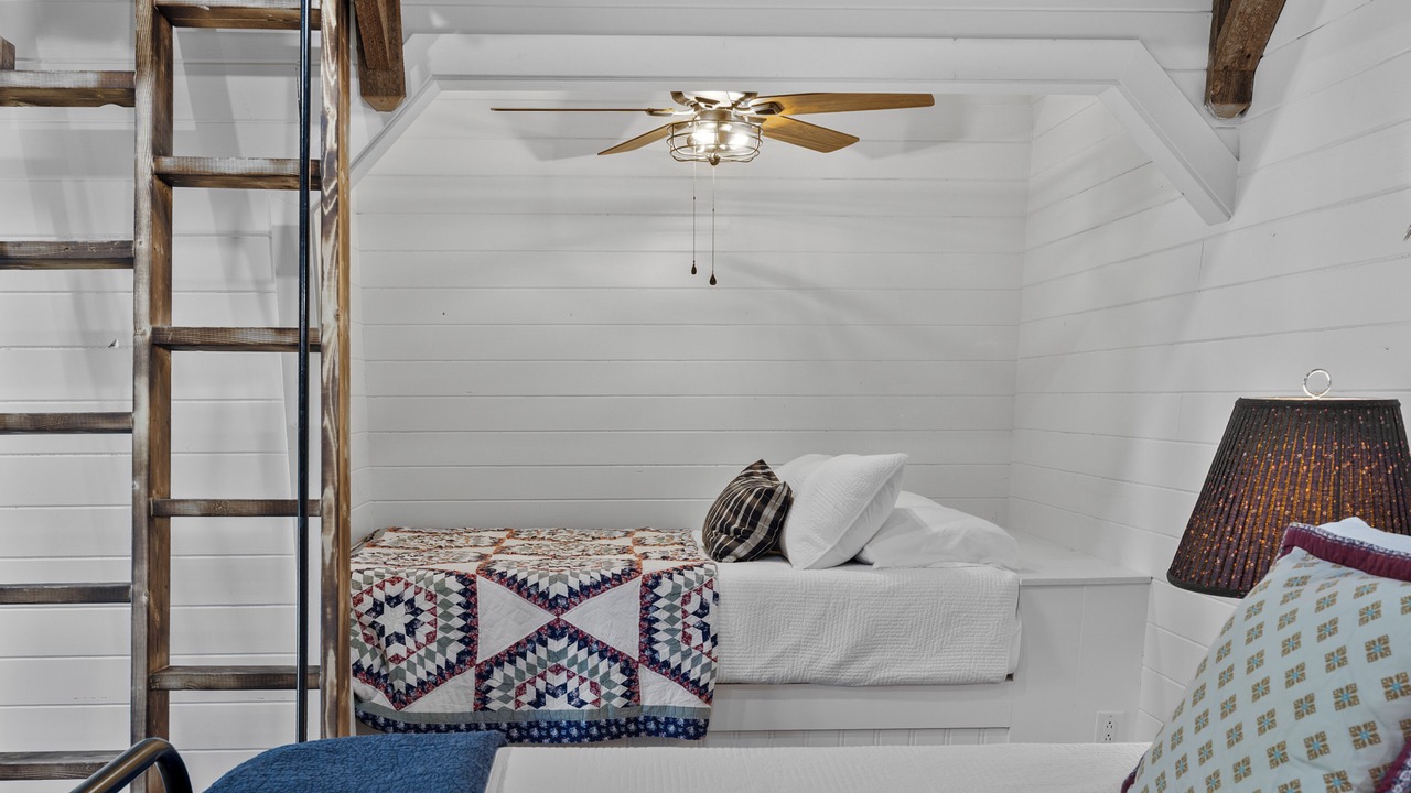 Photo of Bedroom in Leesburg