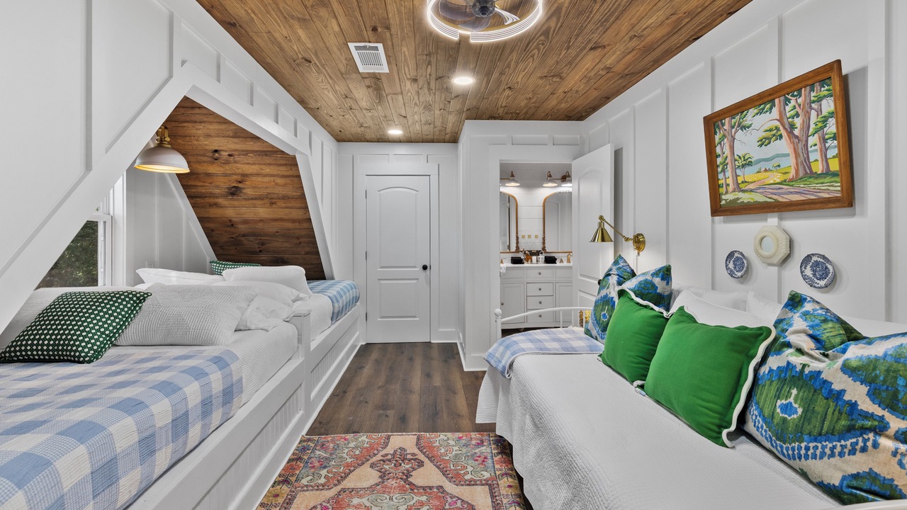 Photo of Bedroom in Leesburg