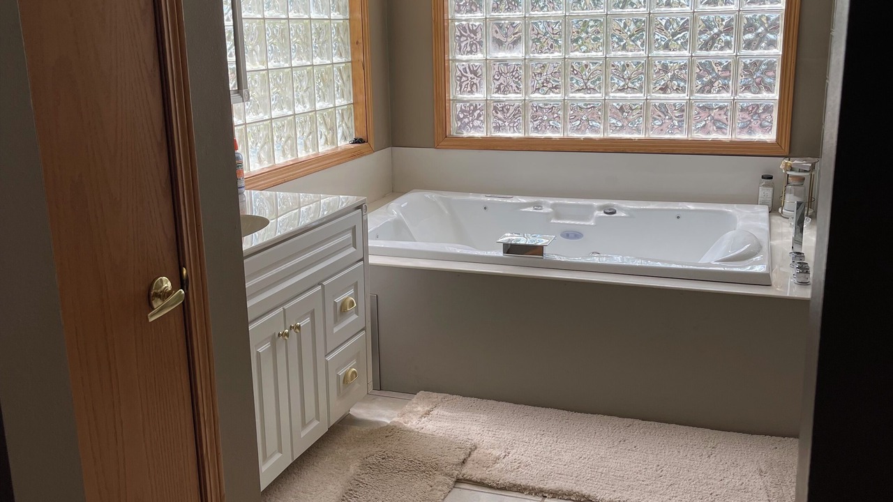 Photo of Bathroom in Guthrie County