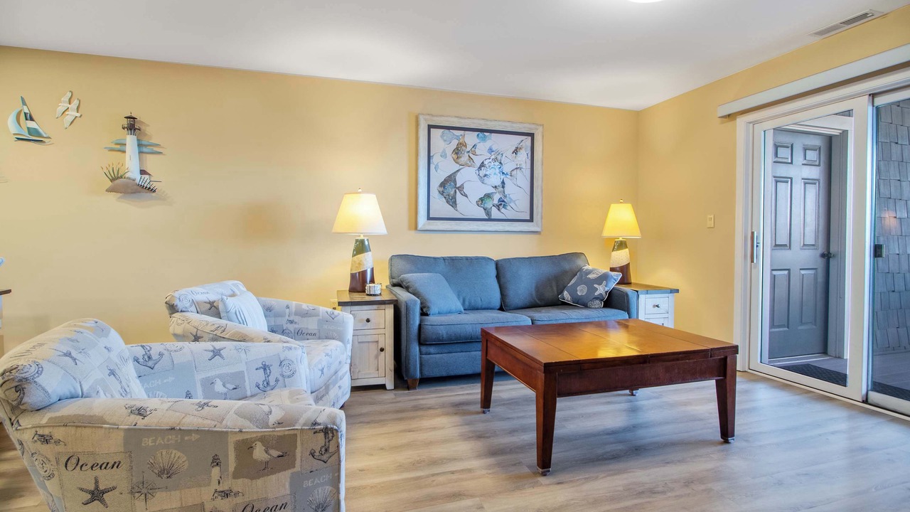 Photo of Livingroom in Heron Harbour Isle
