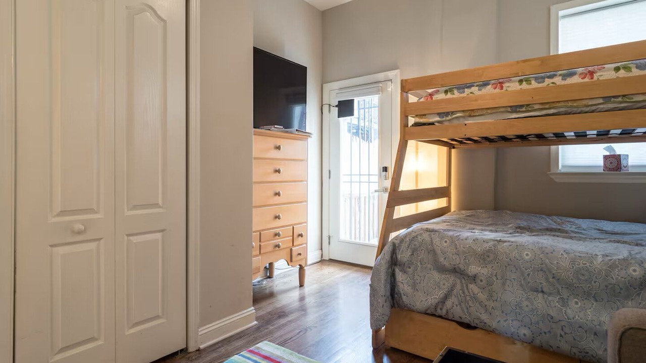 Photo of Bedroom in Truxton Circle