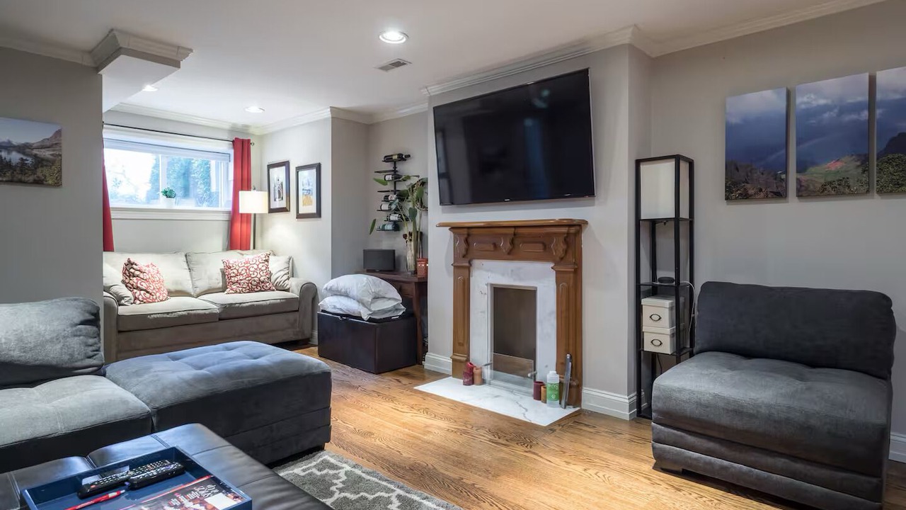Photo of Livingroom in Truxton Circle