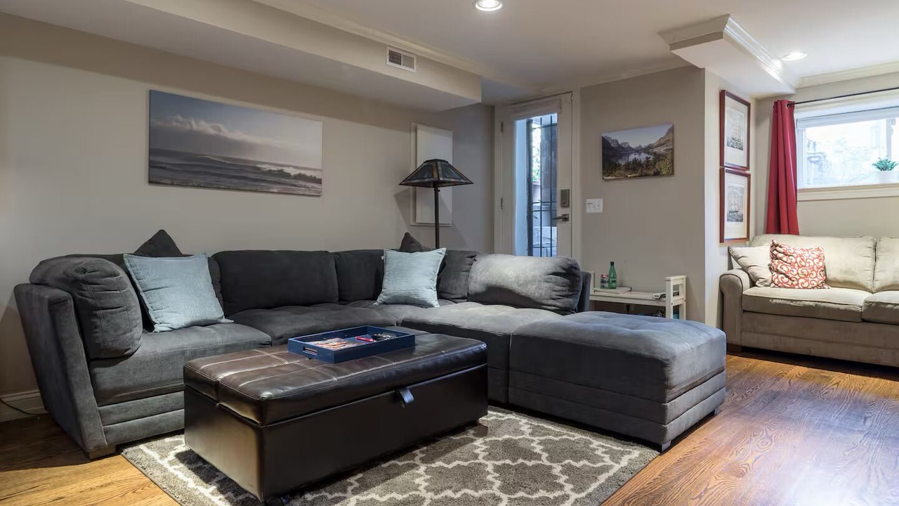 Photo of Livingroom in Truxton Circle