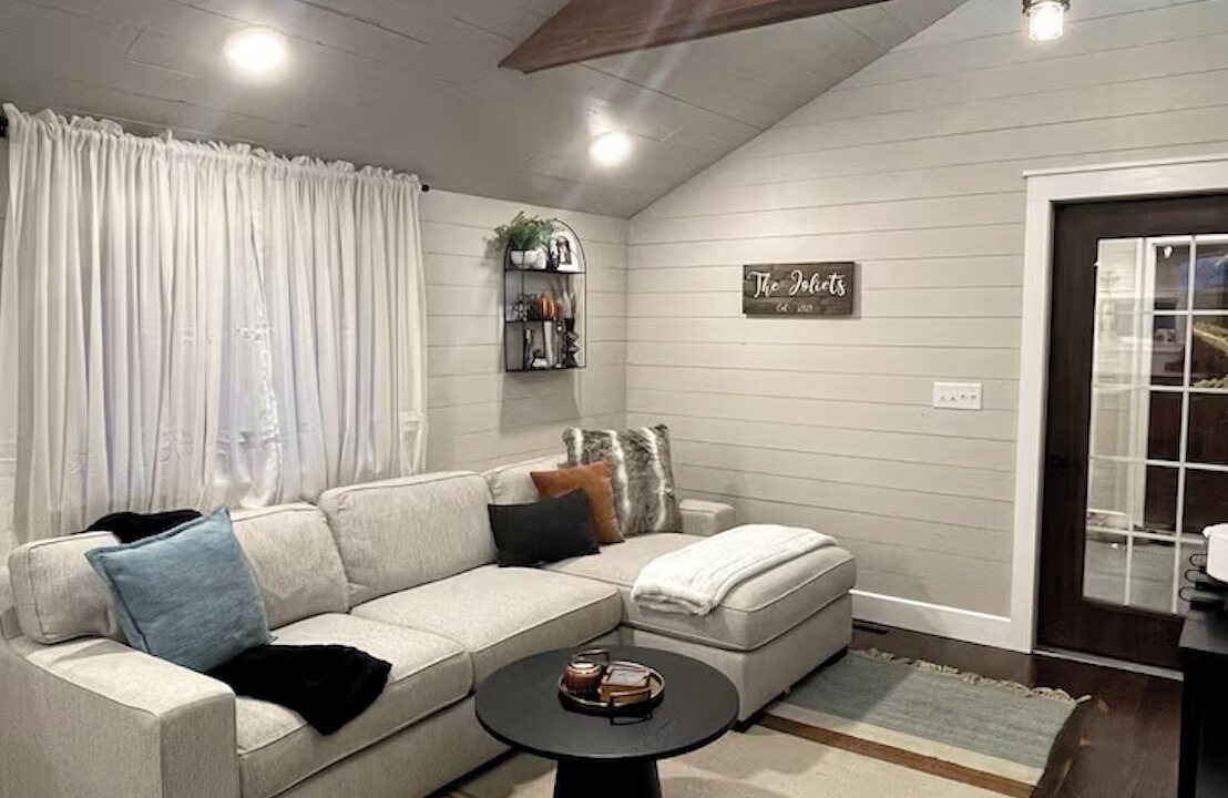 Photo of Livingroom in Adair