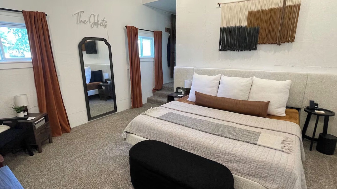 Photo of Bedroom in Adair