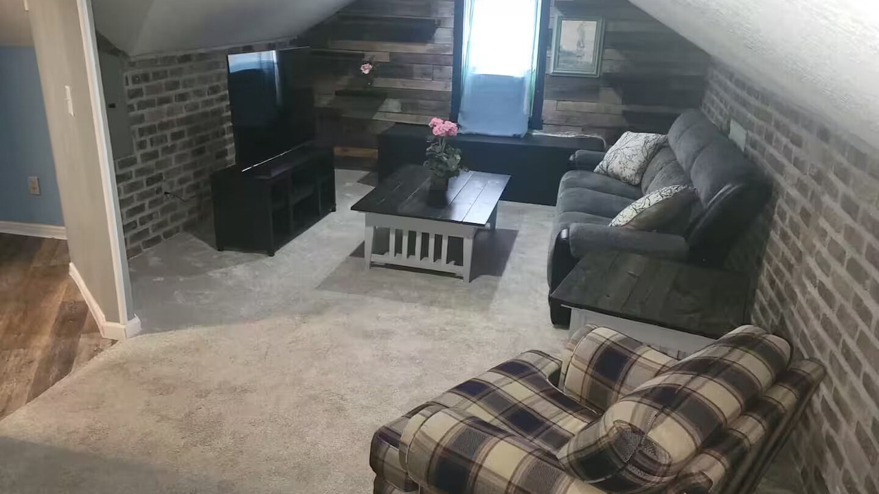 Photo of Livingroom in Oak Grove