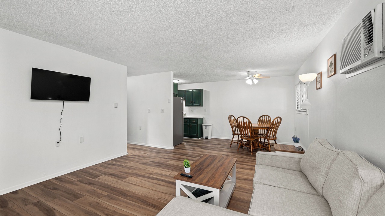 Photo of Livingroom in Le Claire