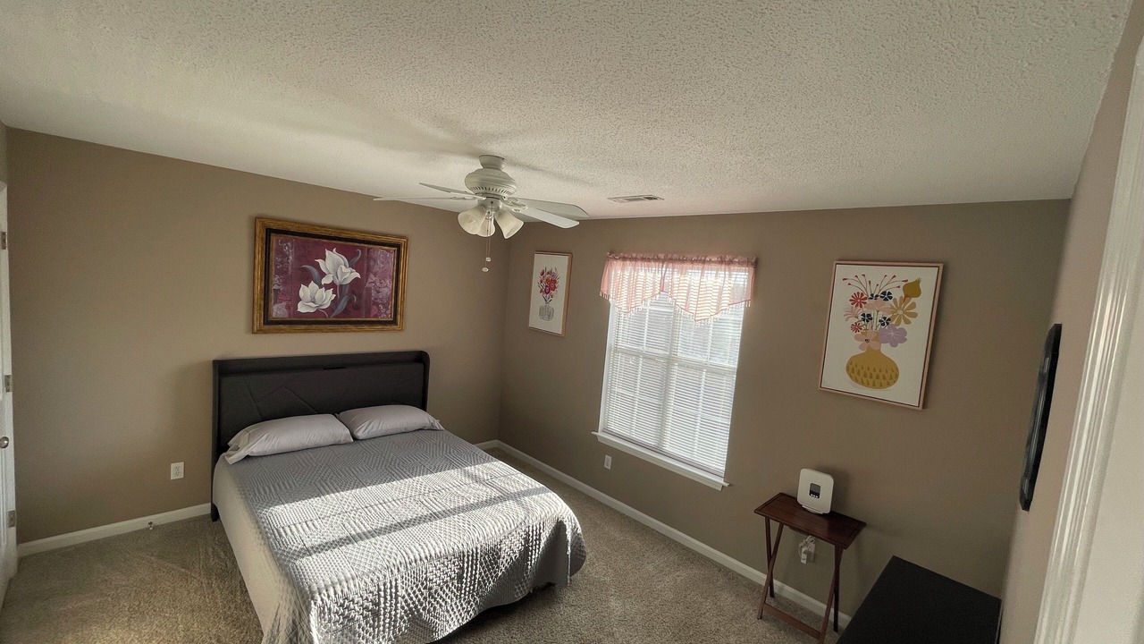 Photo of Bedroom in Graysville