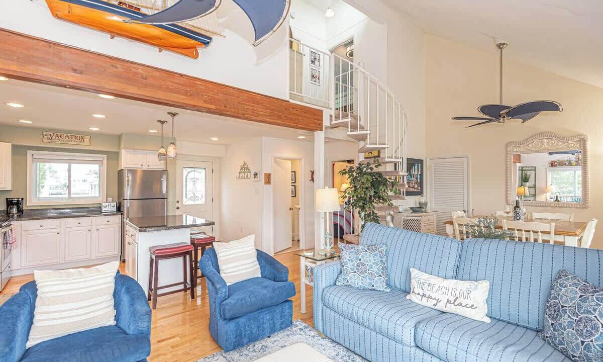 Photo of Livingroom in Ocean Pines