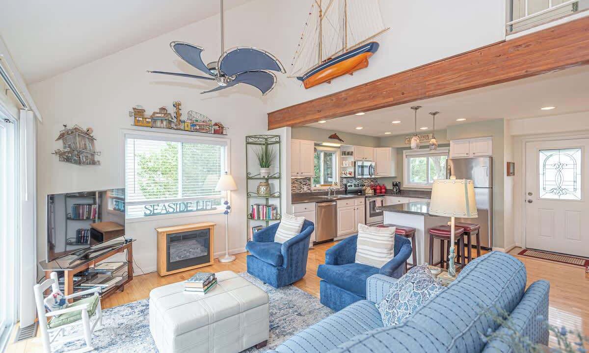 Photo of Livingroom in Ocean Pines