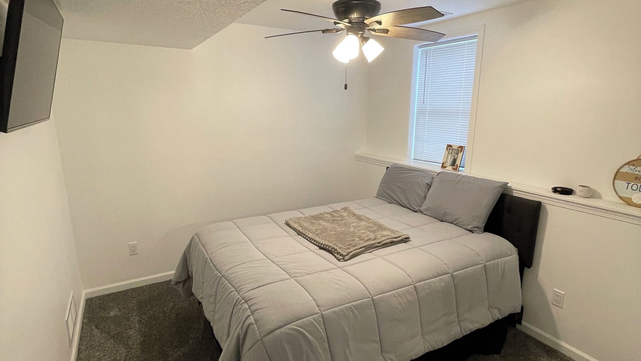 Photo of Bedroom in Clear Lake