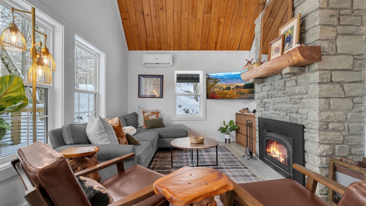 Photo of Livingroom in Charter Hills