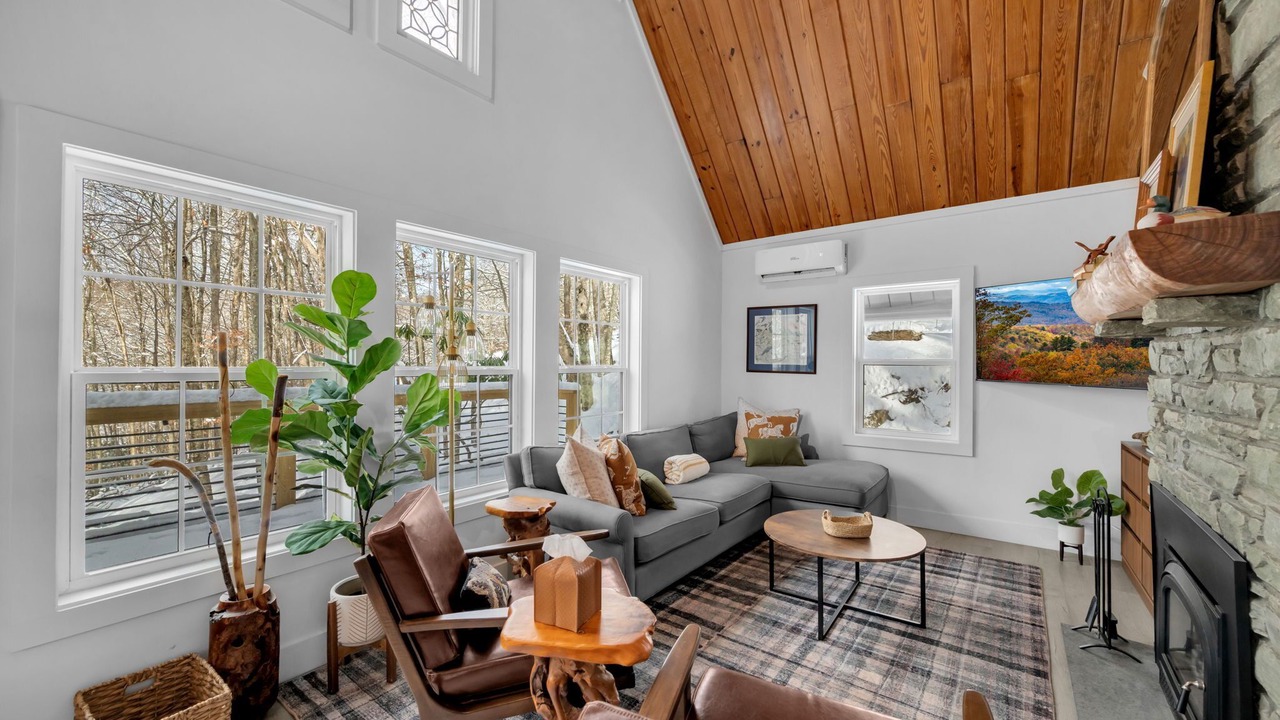Photo of Livingroom in Charter Hills