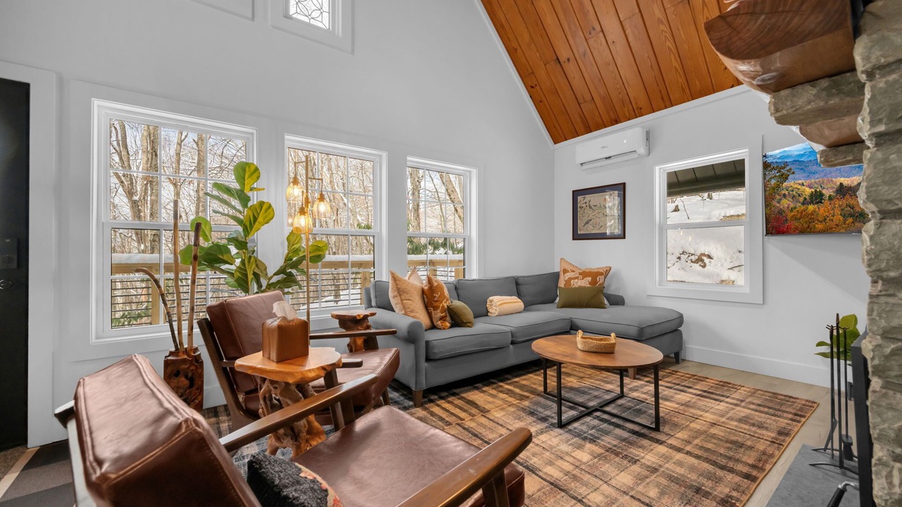 Photo of Livingroom in Charter Hills