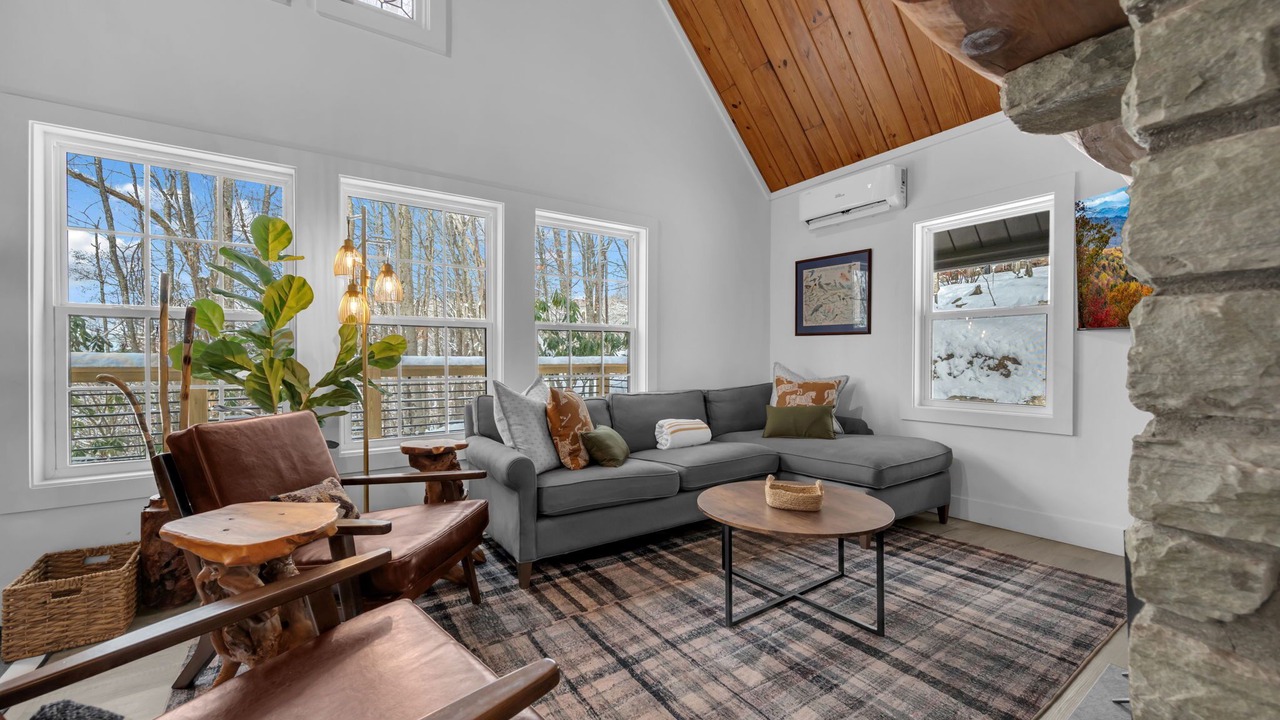Photo of Livingroom in Charter Hills
