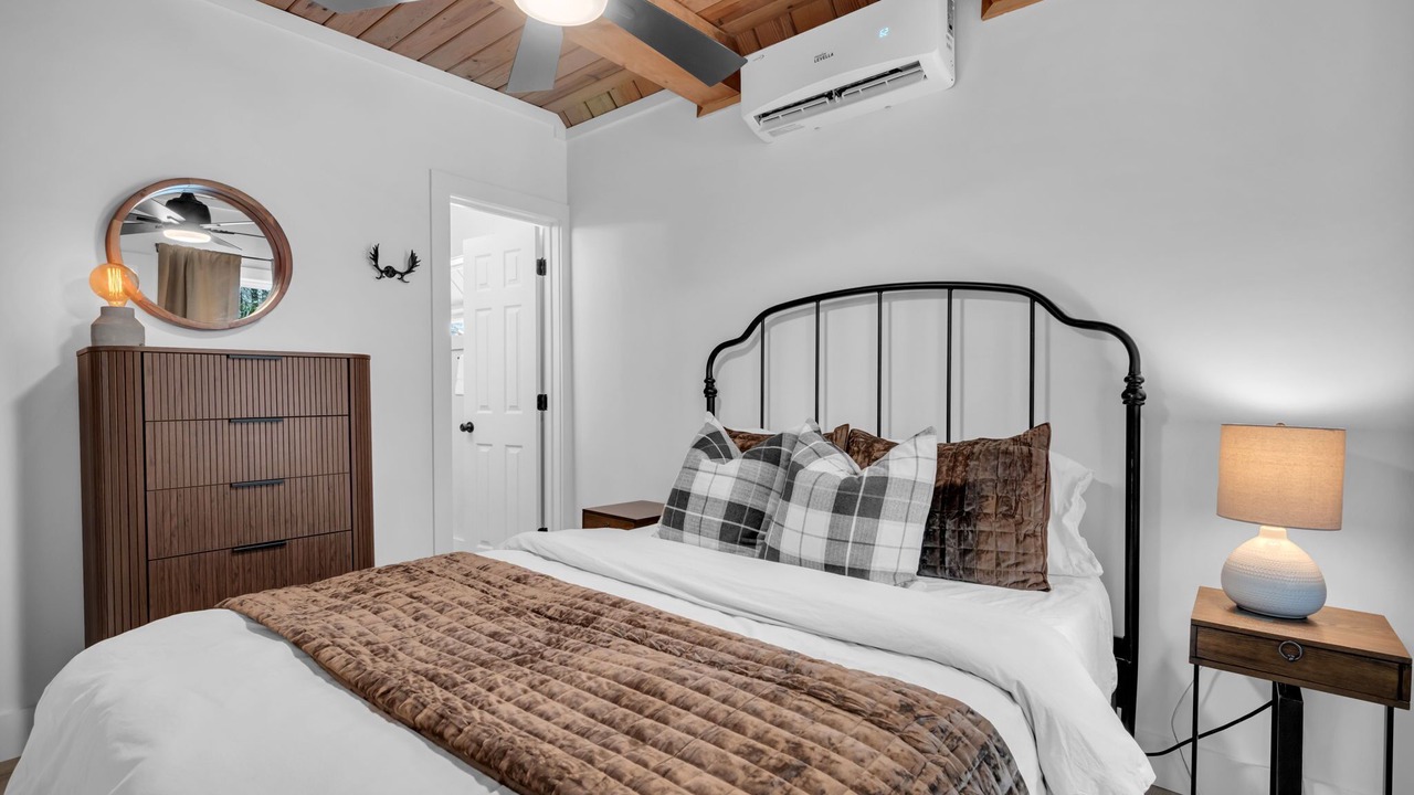 Photo of Bedroom in Charter Hills