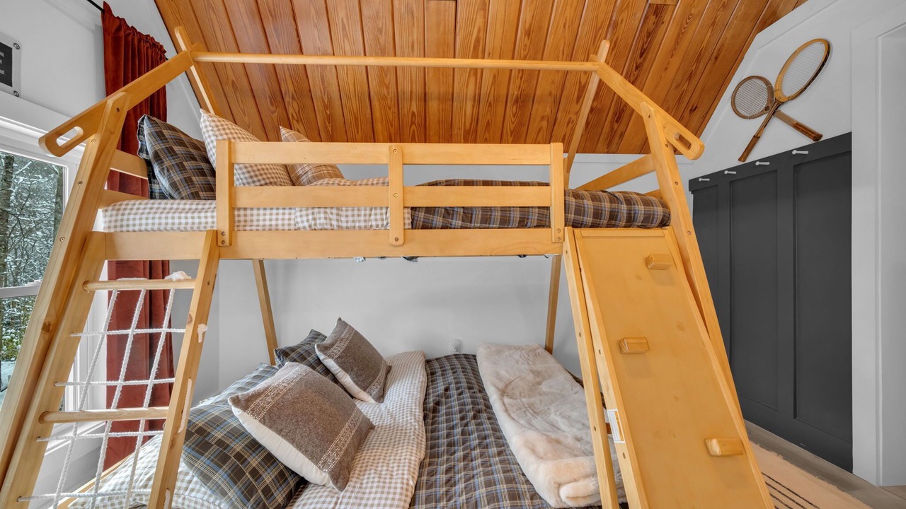 Photo of Bedroom in Charter Hills
