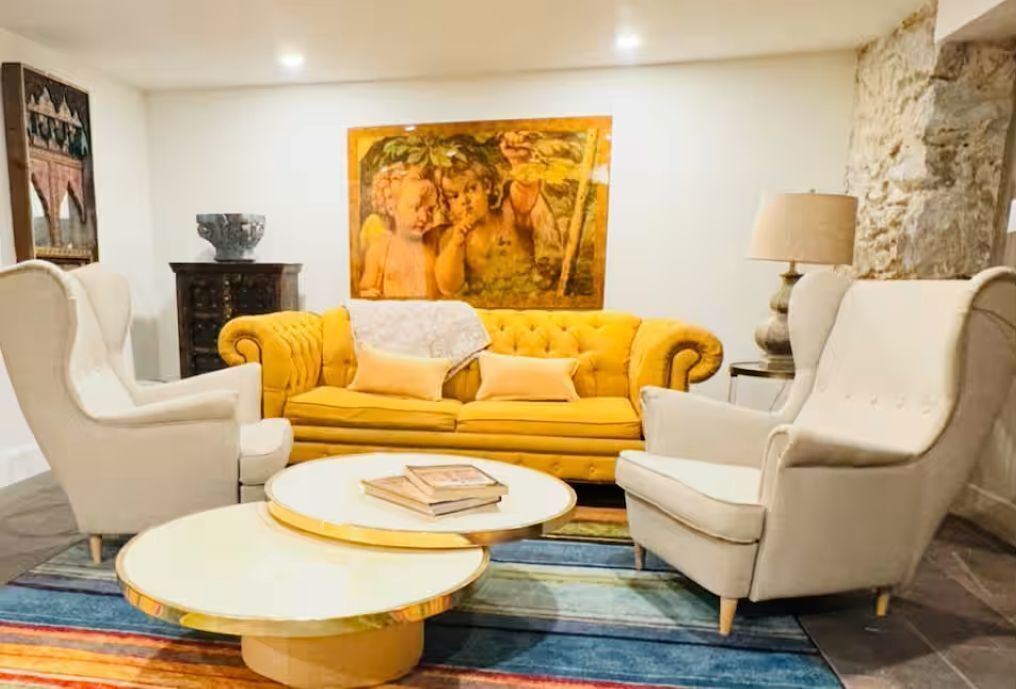 Photo of Livingroom in North Roland Park/Poplar Hill
