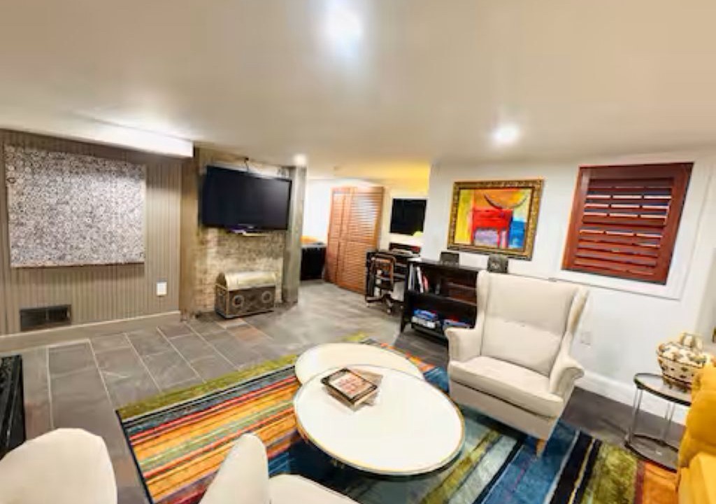 Photo of Livingroom in North Roland Park/Poplar Hill