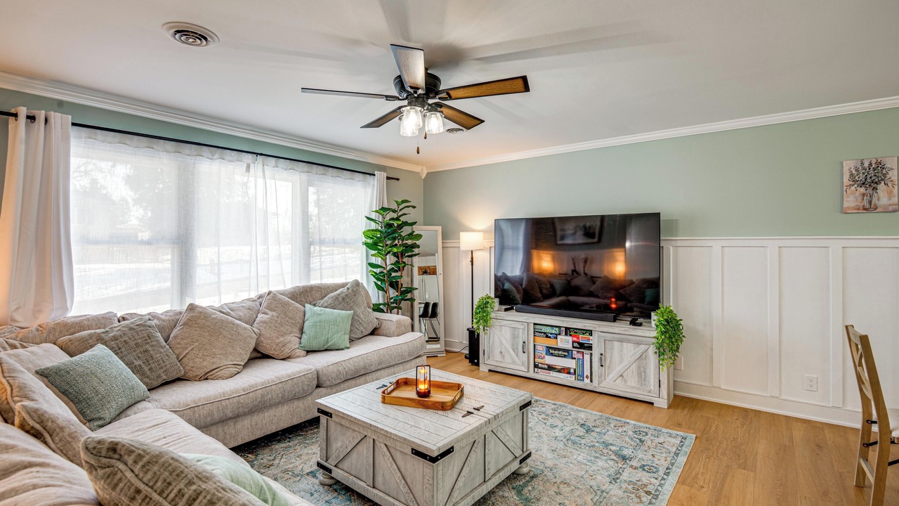 Photo of Livingroom in Lake in the Hills