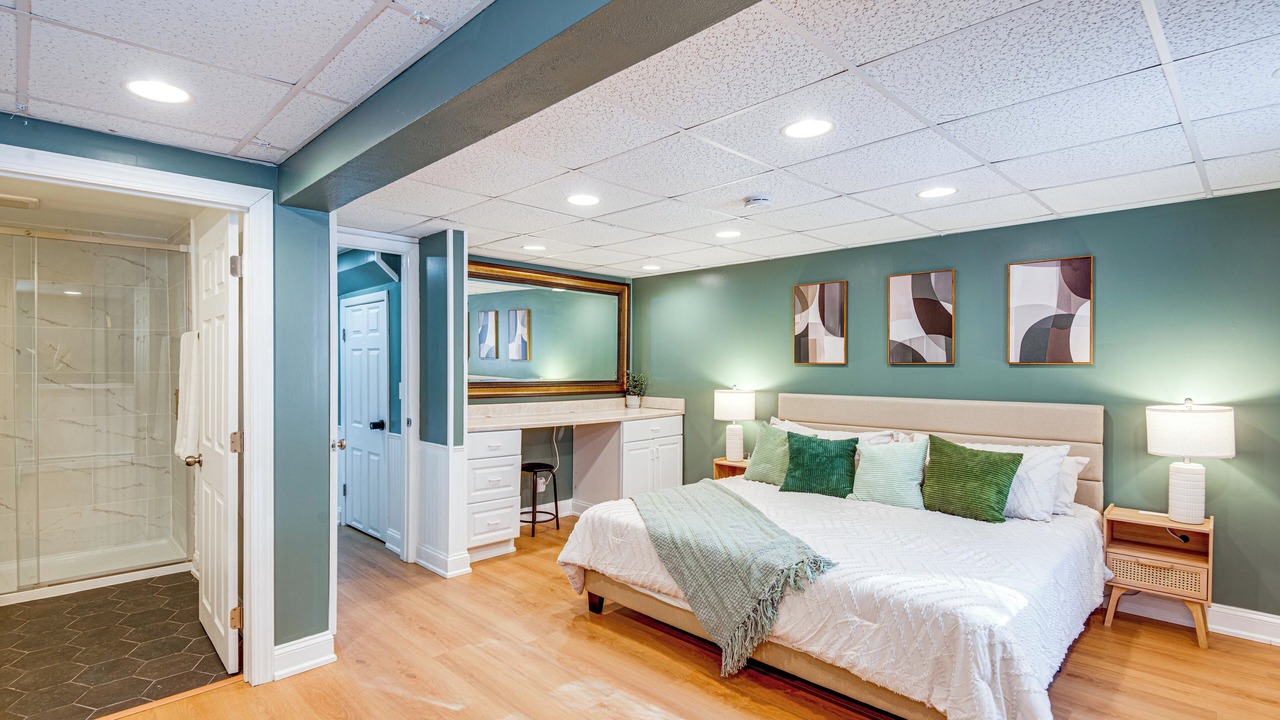 Photo of Bedroom in Lake in the Hills