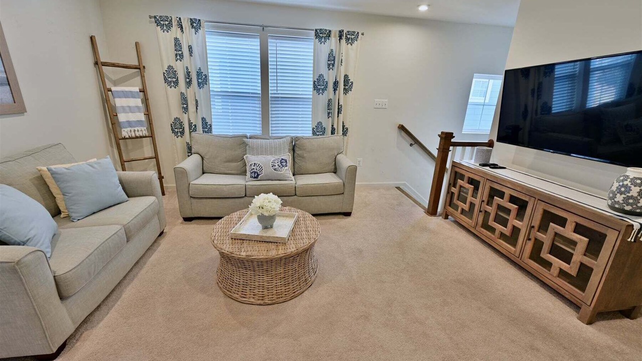 Photo of Livingroom in Bayside