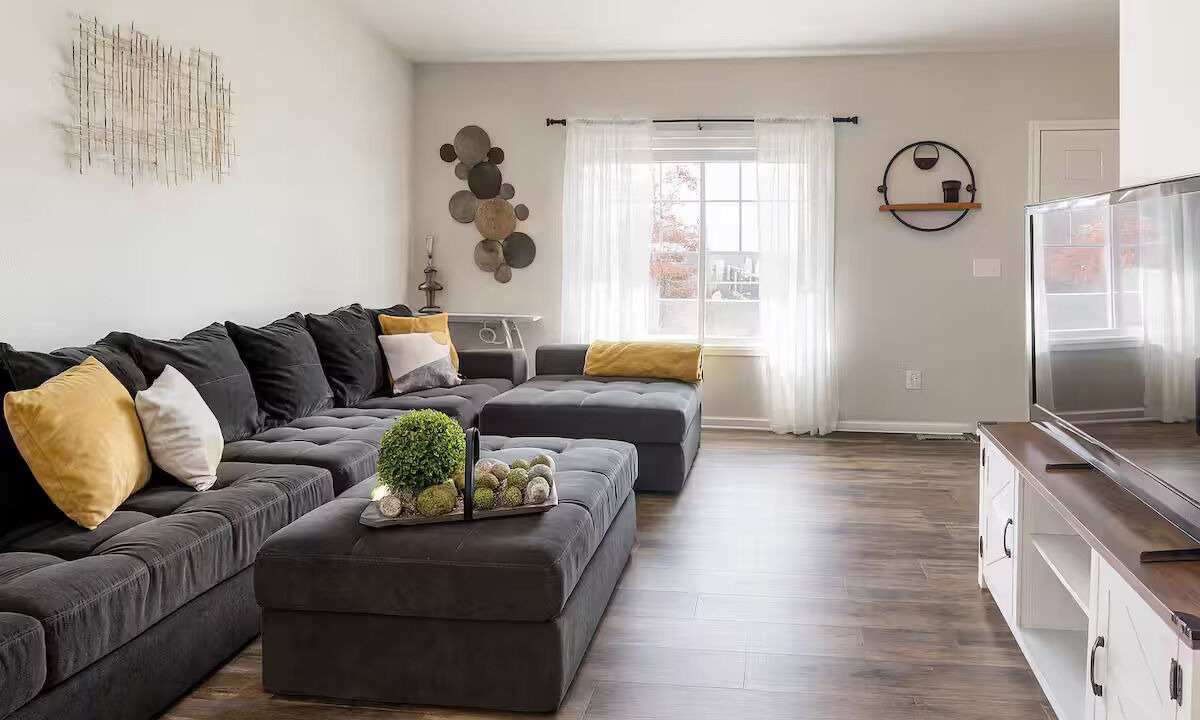 Photo of Livingroom in West Des Moines
