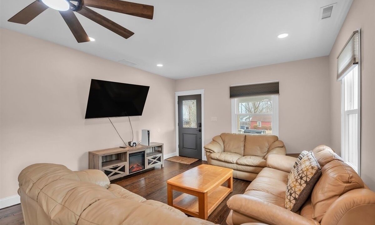 Photo of Livingroom in Glassboro