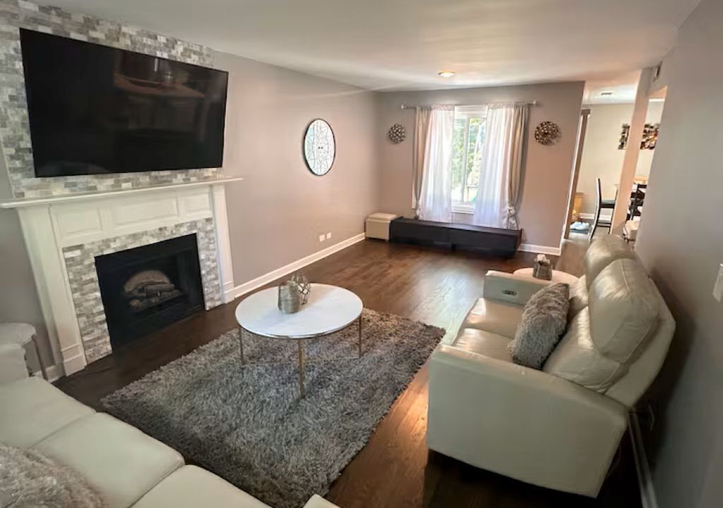 Photo of Livingroom in Aurora