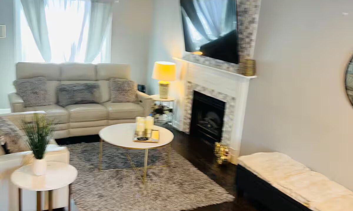 Photo of Livingroom in Aurora