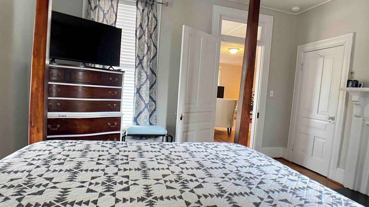 Photo of Bedroom in Hamlet