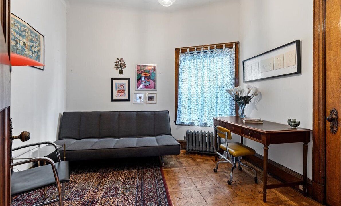 Photo of Livingroom in Uptown