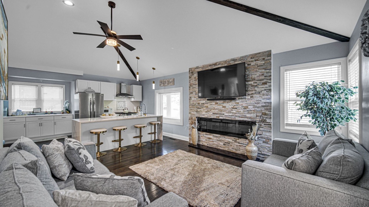 Photo of Livingroom in Miller Beach