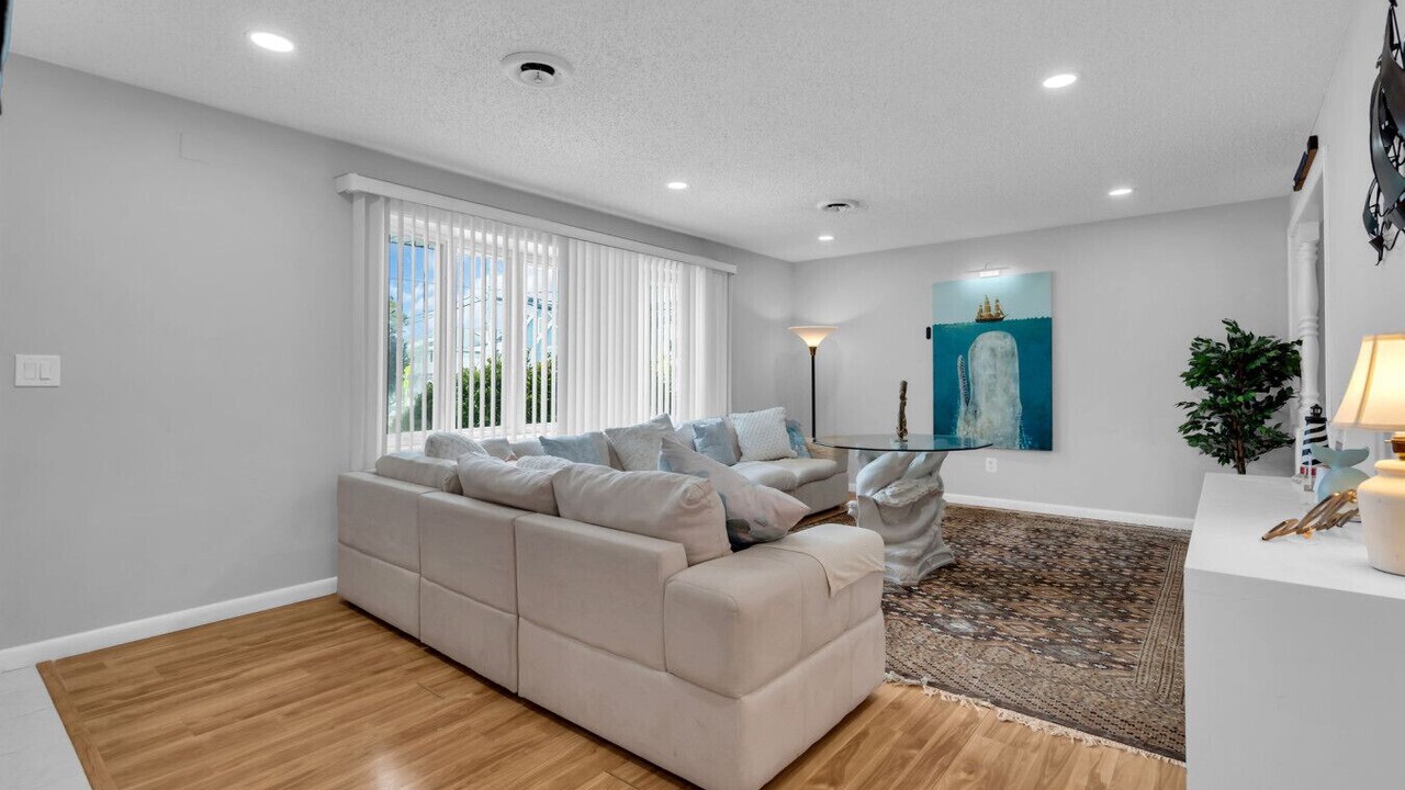 Photo of Livingroom in Ocean Gate