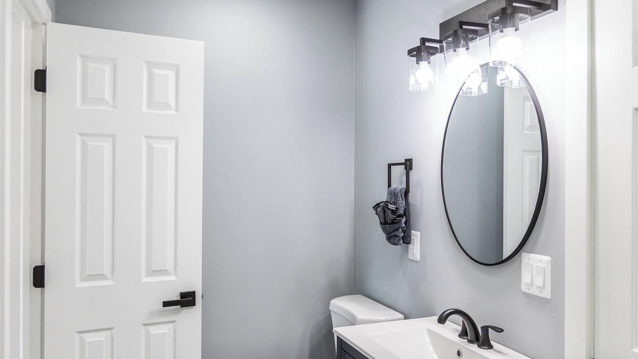 Photo of Bathroom in Monteray Shores