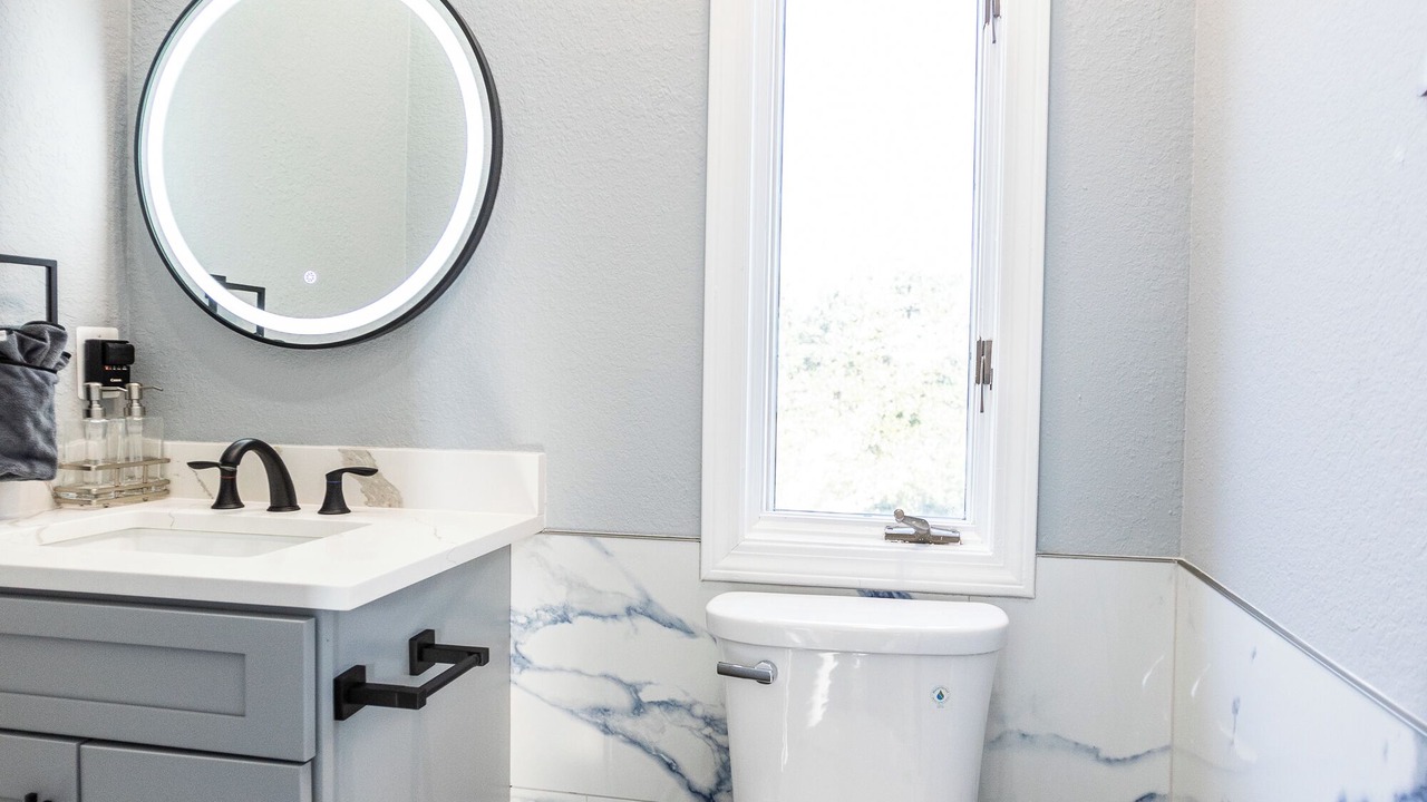 Photo of Bathroom in Monteray Shores