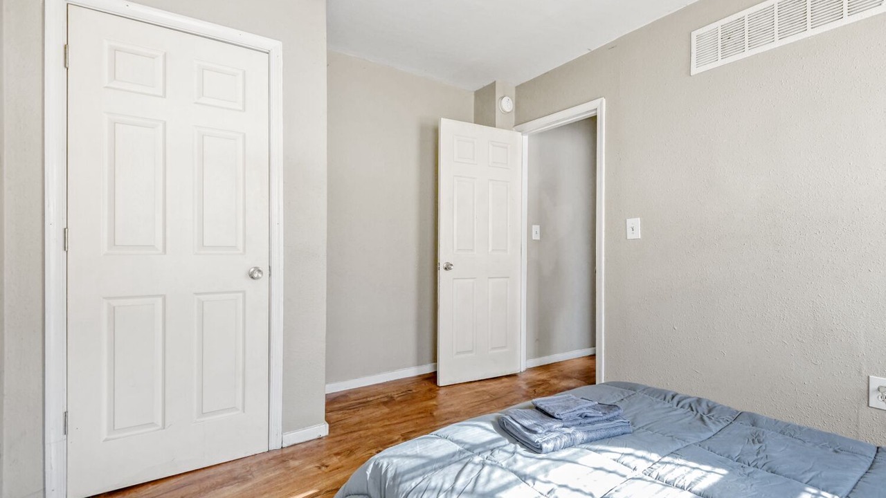 Photo of Bedroom in Downtown Baltimore
