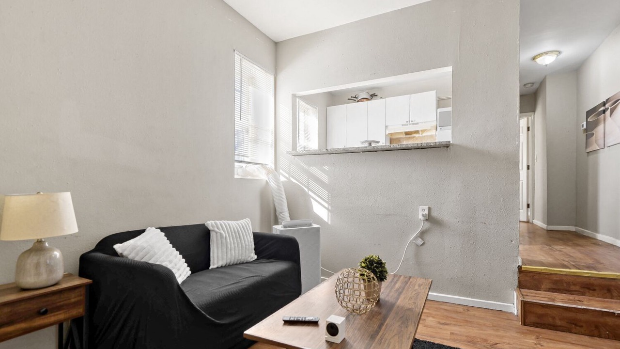 Photo of Livingroom in Downtown Baltimore